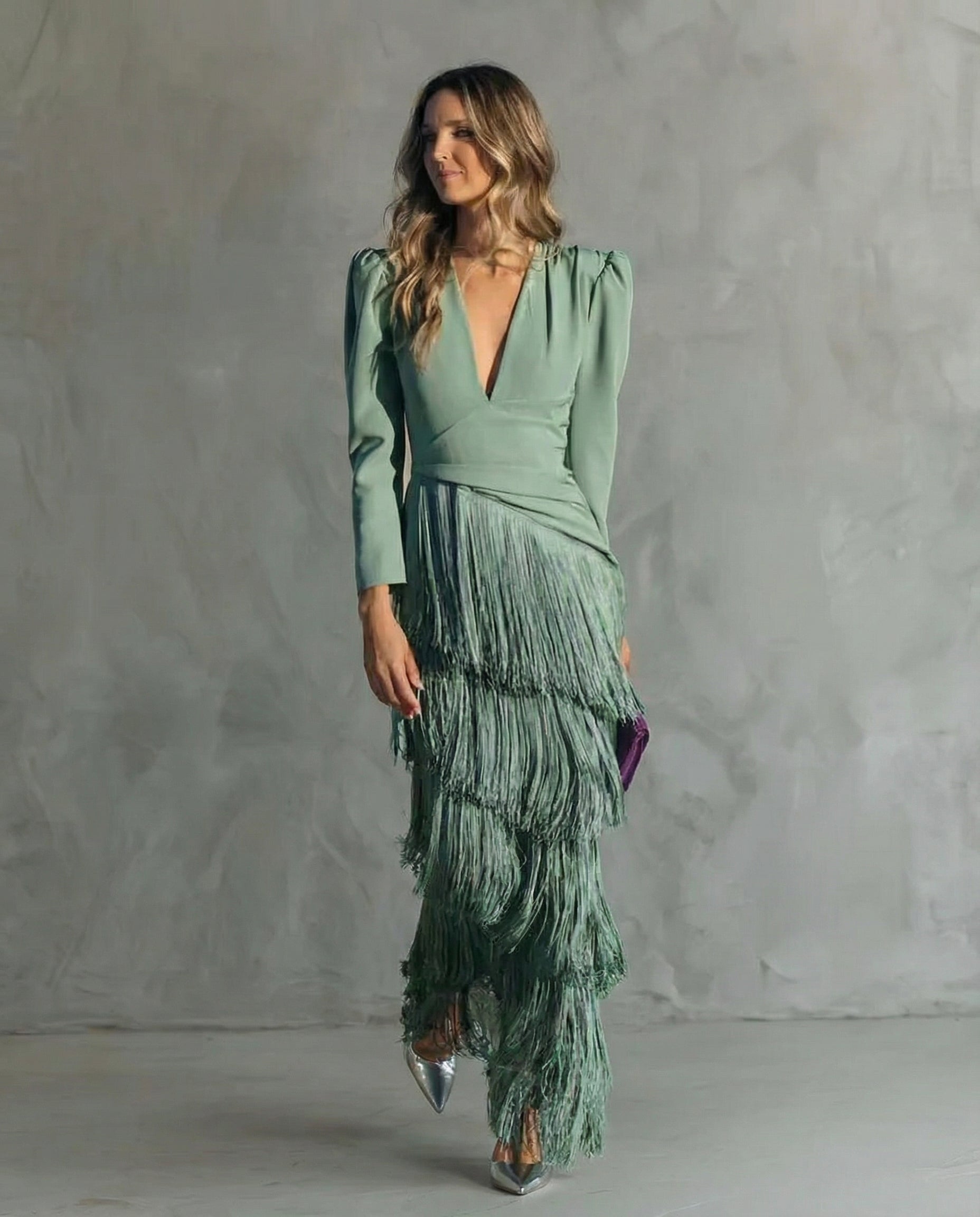 Claire | Vestido elegante con mangas de flecos
